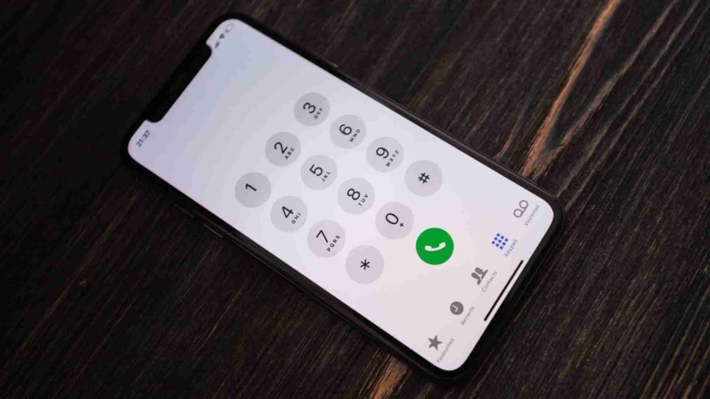 phone-calling-000-911-police